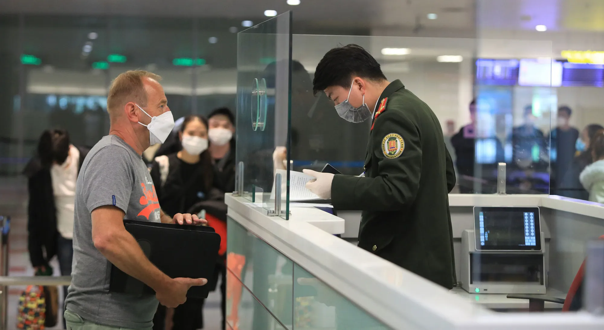 Vietnam Visa for US Citizens 2025 – Tourist & Emergency E-Visa Guide | ApplyEvisaVietnam.com