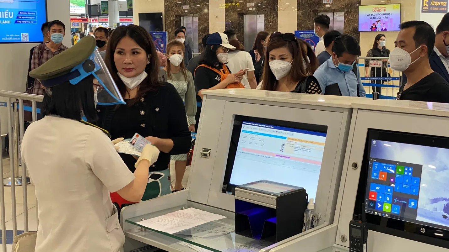 Urgent Vietnam Visa at Airport: Fast Approval with Refund Guarantee (2025 Guide)